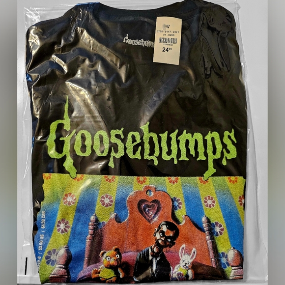 NWT Goosebumps Graphic Tee Size Small - Picture 2 of 3
